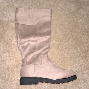 Woman’s comfortview tall wide calf tan Gaby boots size 11w